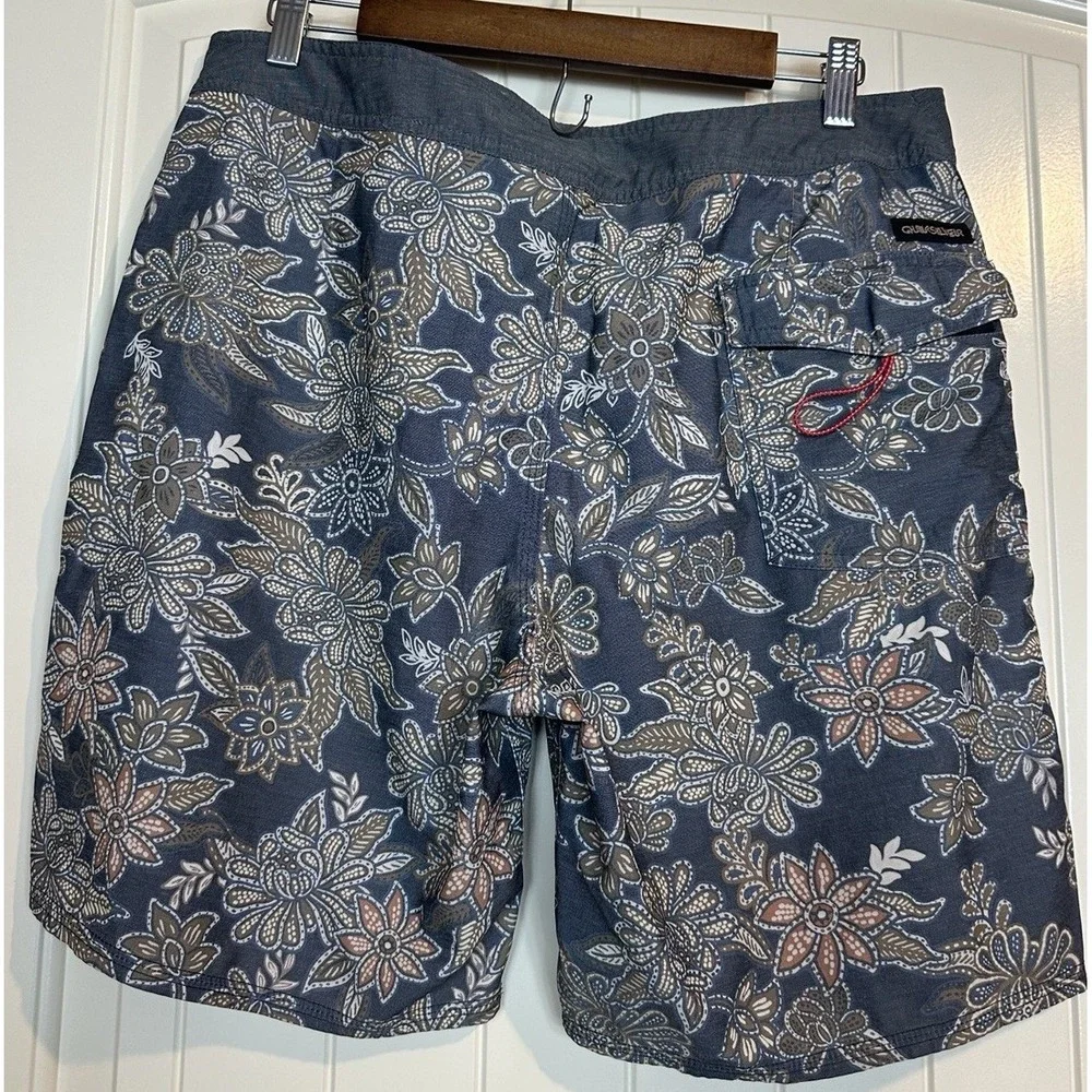 Quiksilver Highline Men's Size 34 Surf Swim‎ Beach Boardshorts floral GUC